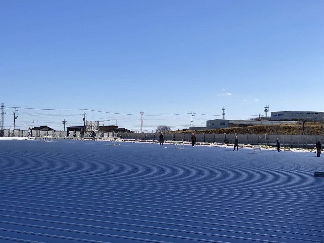 写真：大手電子メーカー倉庫新築の屋根工事